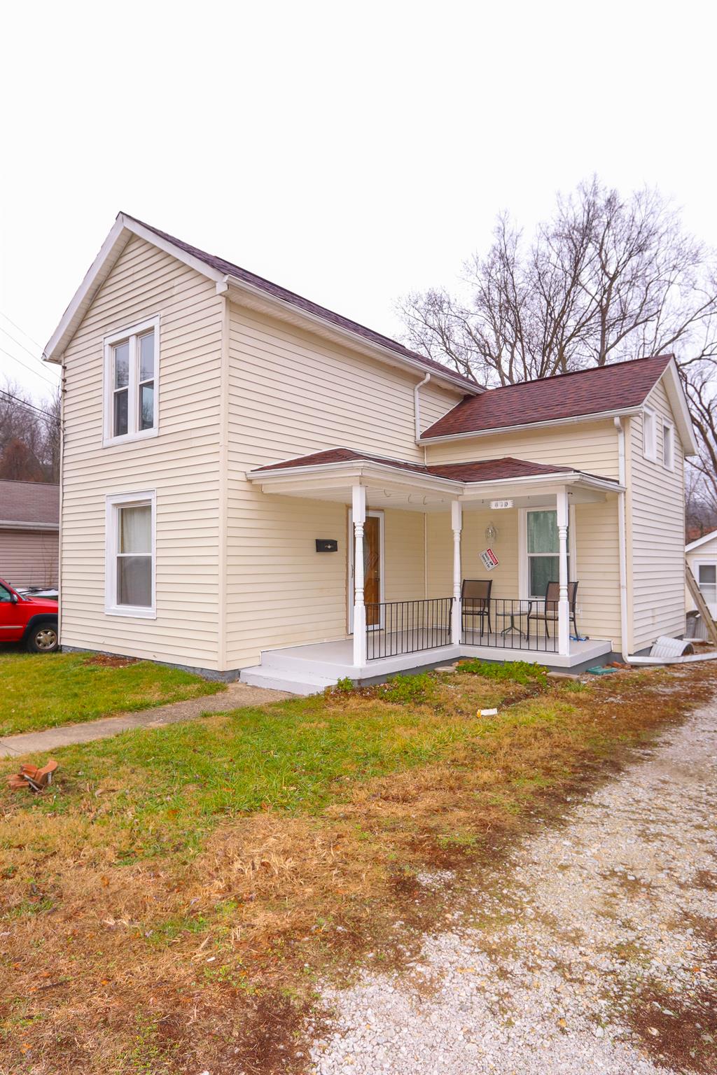 630 Center St