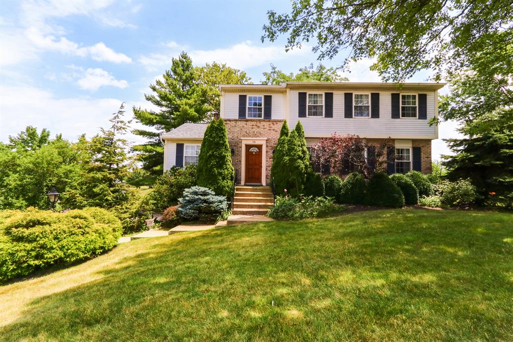 16 Waterbury Pl Fairfield, OH