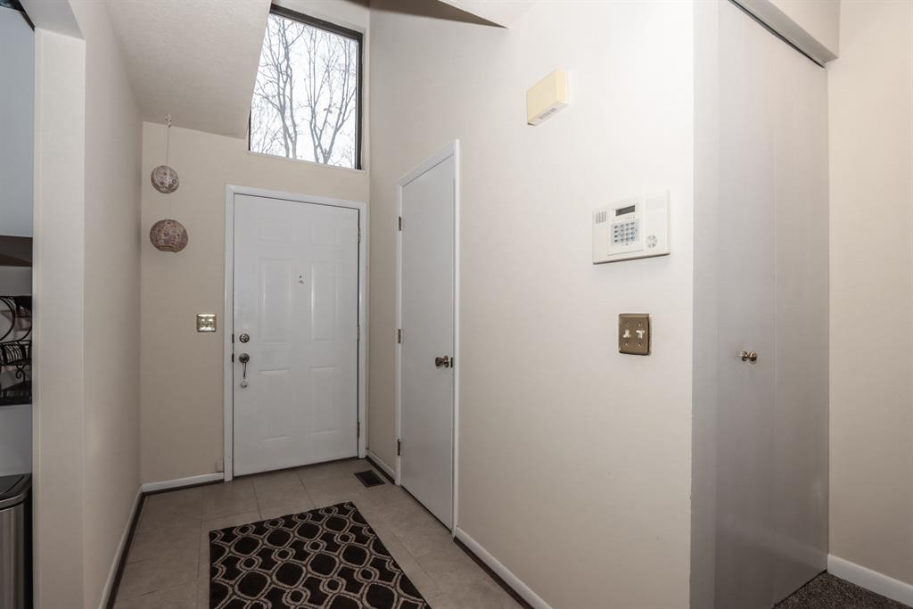 Foyer for 9319 Hunters Creek Dr Blue Ash, OH 45242