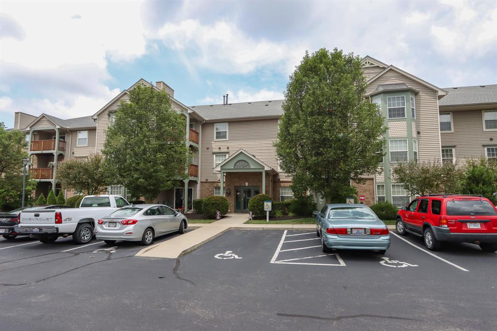 4921 N Arbor Woods Ct, 306, Bridgetown, OH 45248 Listing 