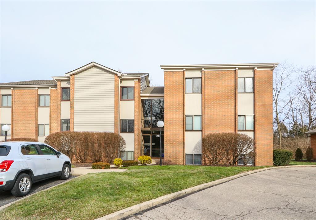 1792 Cherokee Dr, B Dayton, OH