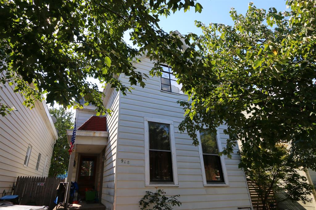 918 Monroe St