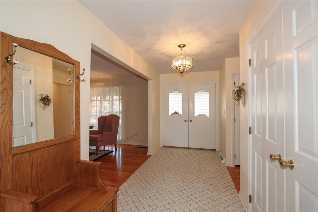 Foyer for 55 Arrowhead Dr Alexandria, KY 41001