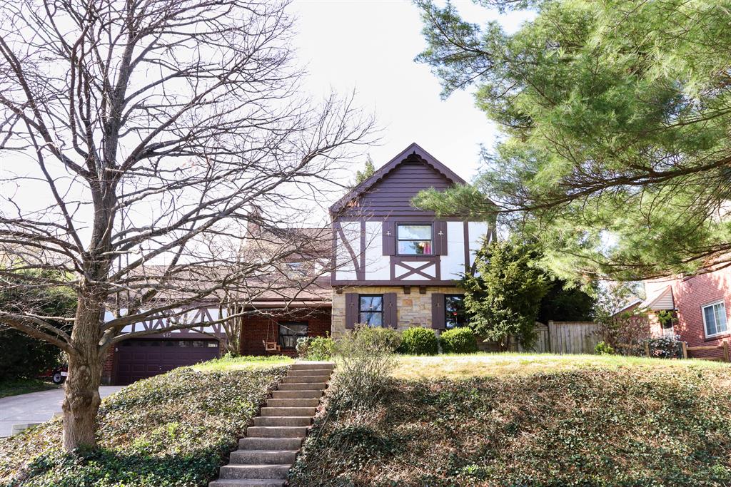 415 Hillcrest Dr