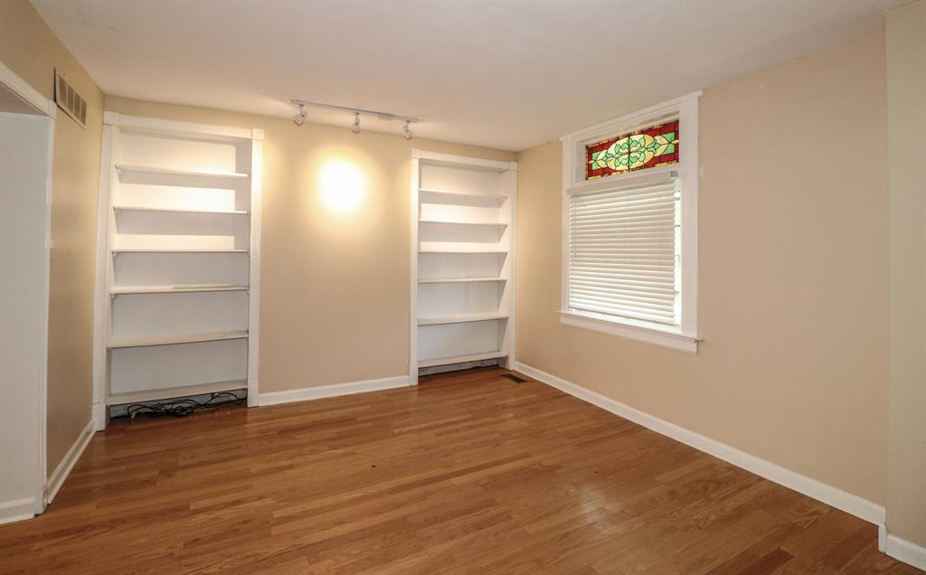 Living Room for 31 17th St Newport, KY 41071