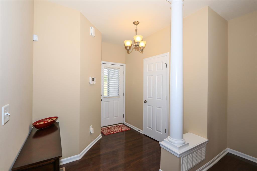 Foyer for 918 Misty Stream Dr, 21-C Springfield Twp., OH 45231