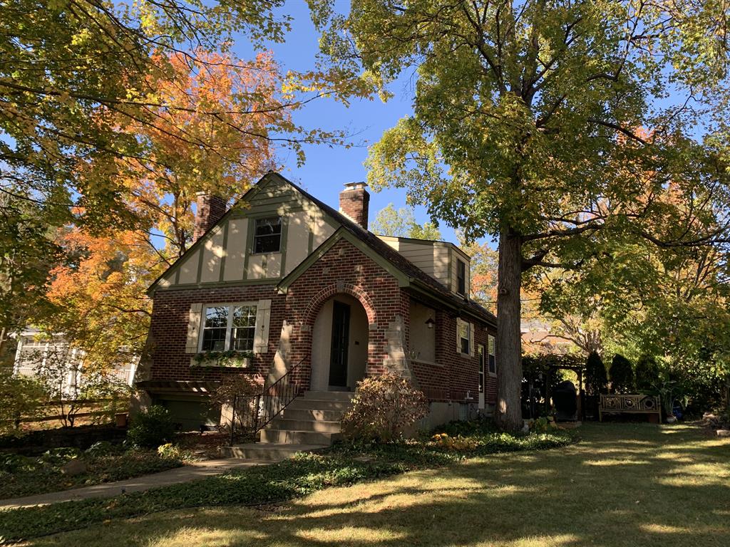 7022 Hiawatha Ave Mariemont, OH