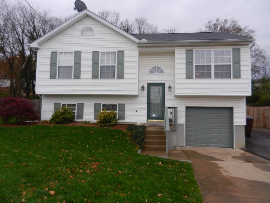 140 Mollie Ct