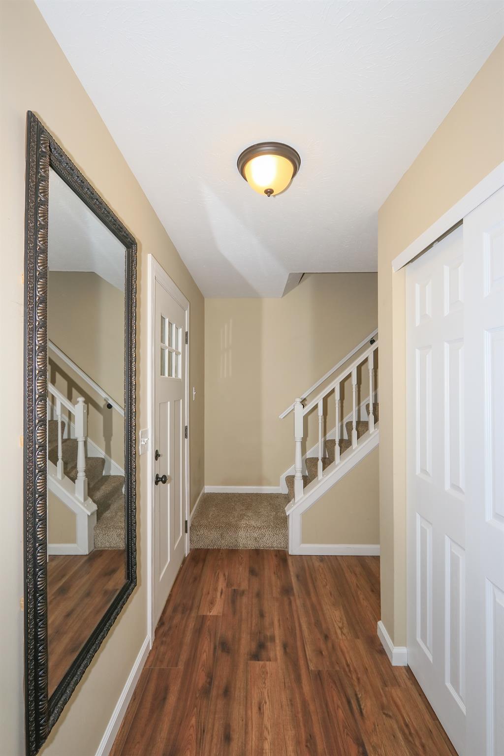 Foyer for 816 Valley Trails Dr Villa Hills, KY 41017