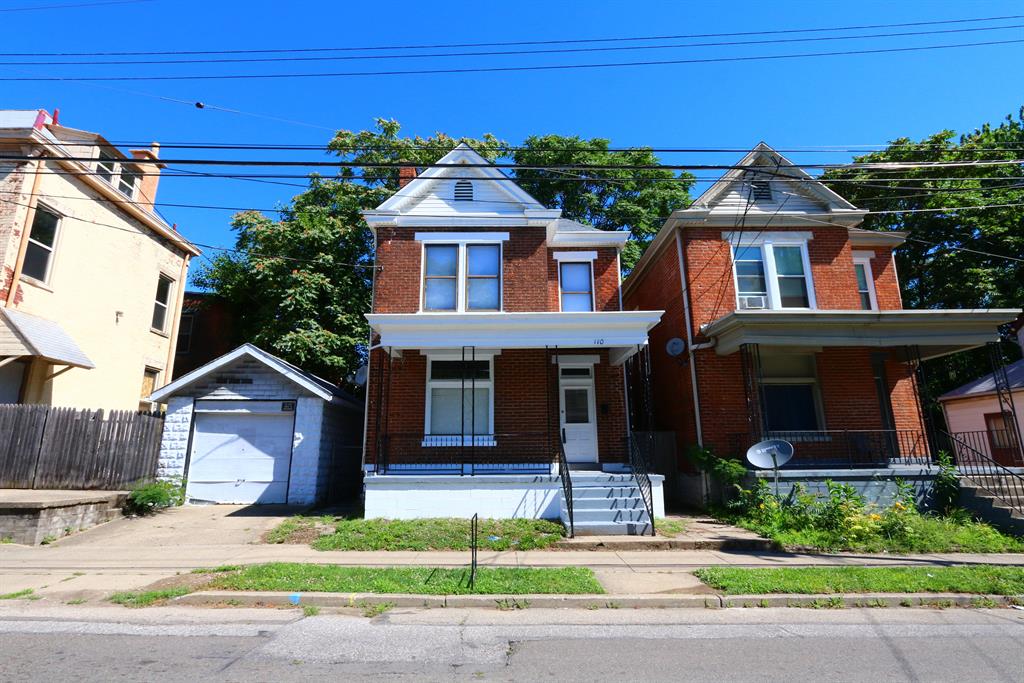 110 E 16th St