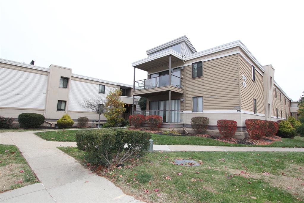 106 Winding Way, K