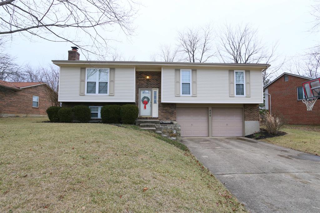 820 Deena Dr