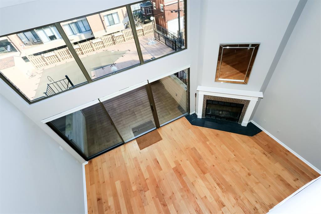 Living Room for 212 E 2nd St Covington, KY 41011