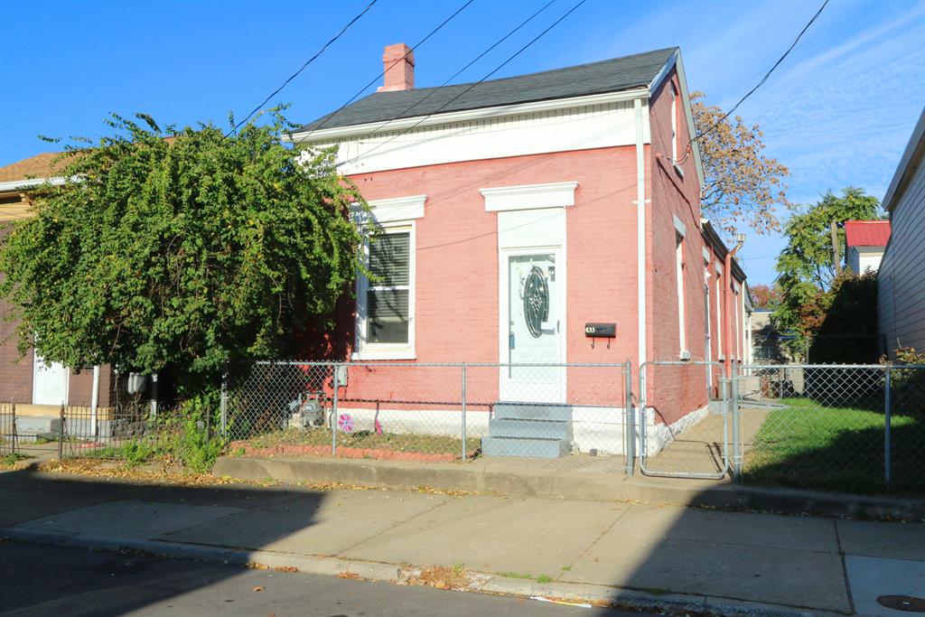 433 Thornton St