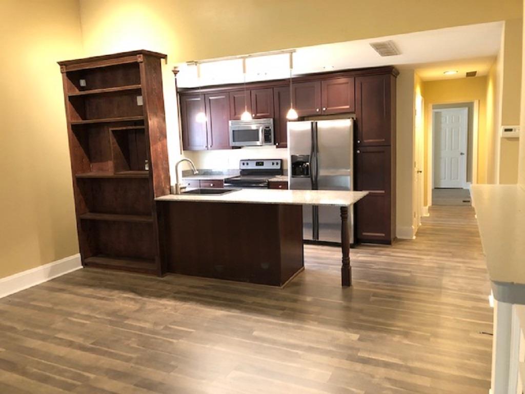 Eat-in Kitchen for 435 Clark St Cincinnati, OH 45203