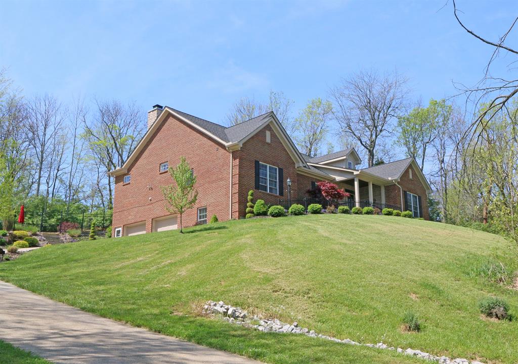 689 Sunnybrook Dr