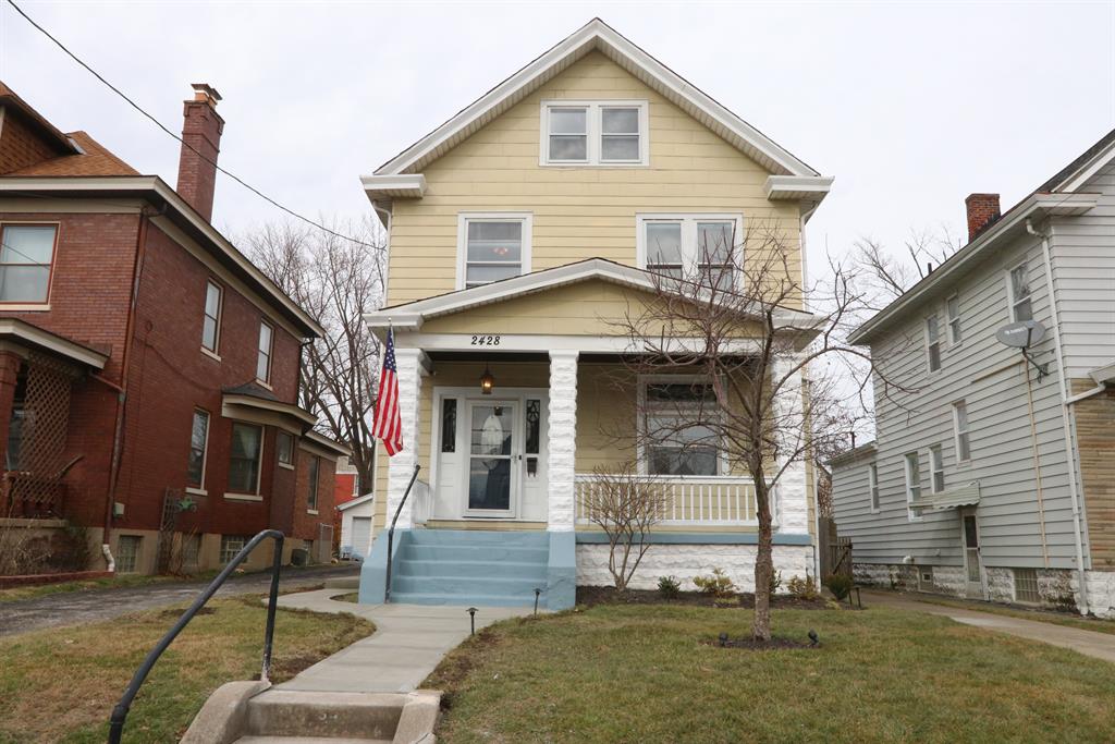 2428 Robertson Ave