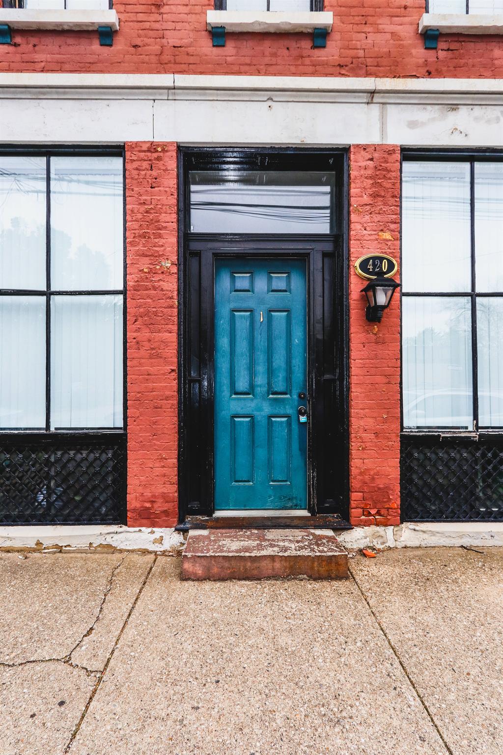 Entrance for 420 W 7th St Covington, KY 41011