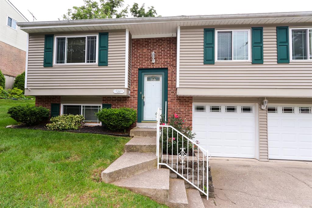 Entrance for 439 Sunset Ave Erlanger, KY 41018
