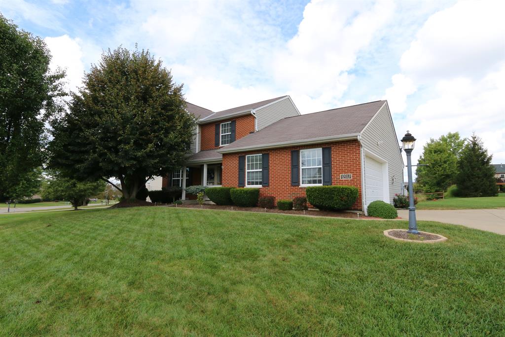 10012 Braxton Dr