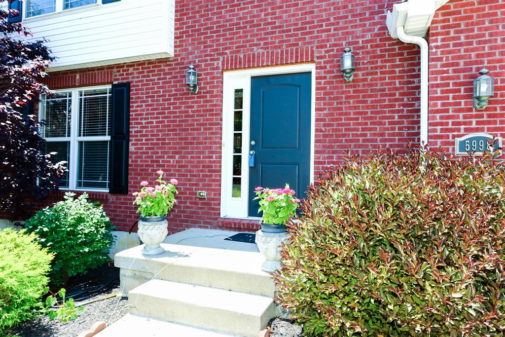 Entrance for 5998 Ethan Dr Burlington, KY 41005