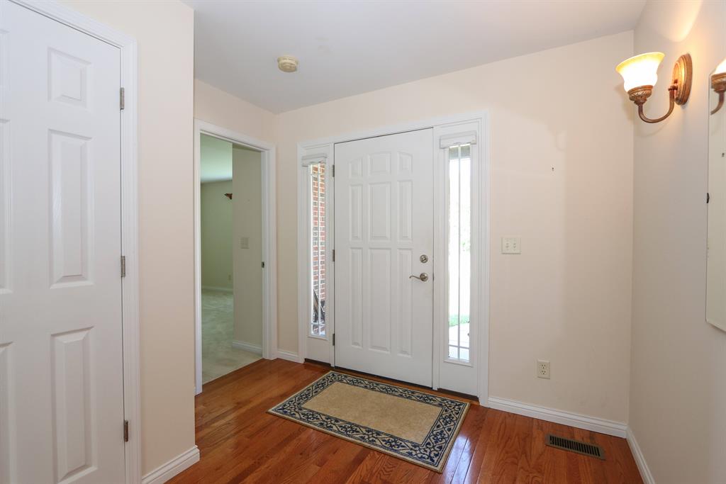 Foyer for 1948 Freedom Trl Independence, KY 41051