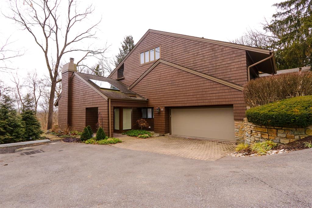 11 Spring Knoll Dr