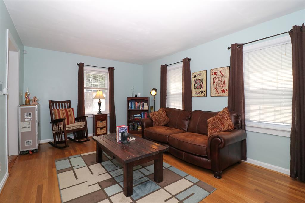 Living Room for 4318 Glenway Ave Deer Park, OH 45236