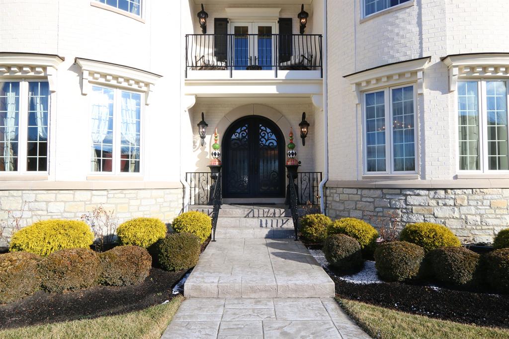 Entrance for 8664 Emerald Isle Deerfield Twp., OH 45040
