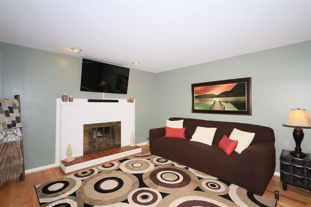 Living Room for 920 Villa Dr Villa Hills, KY 41017