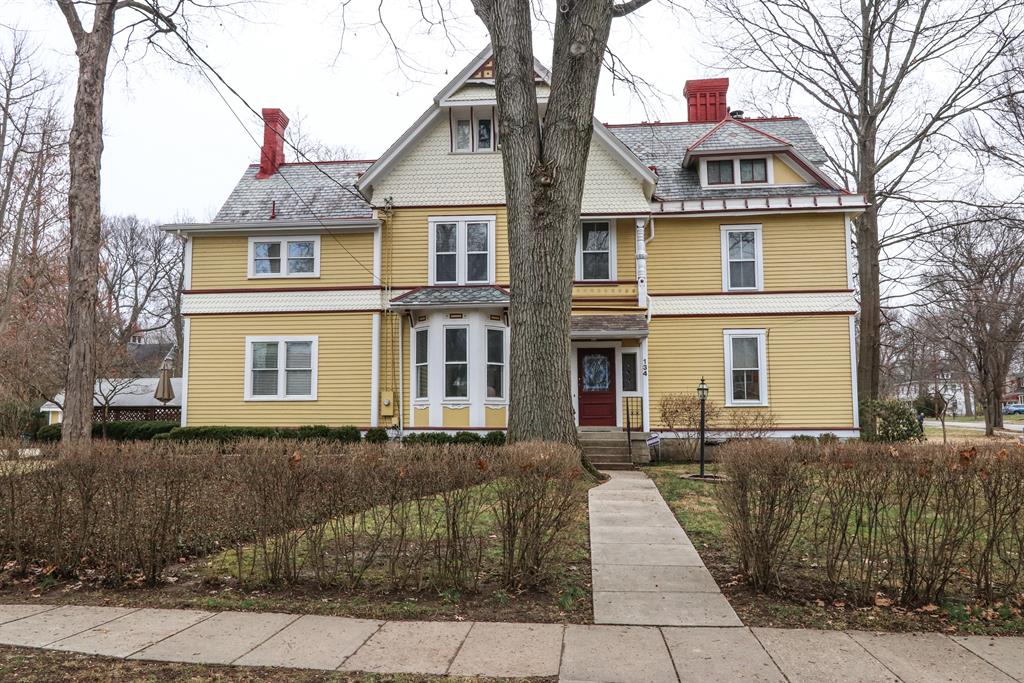 134 E Mills Ave Wyoming, OH