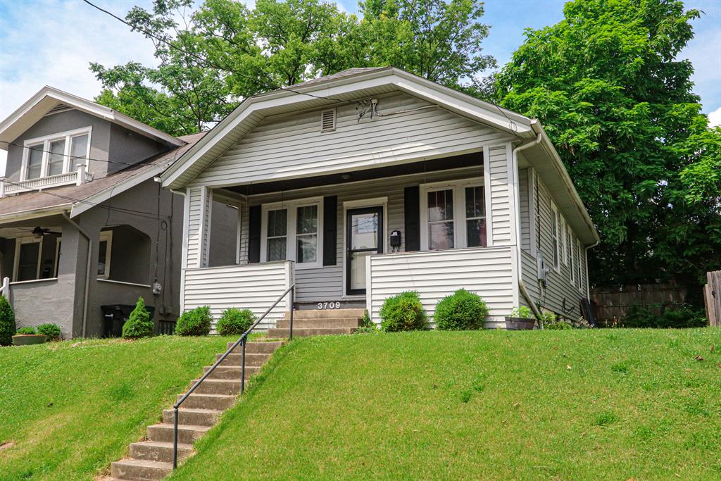 3709 Maple Park Ave Oakley, OH