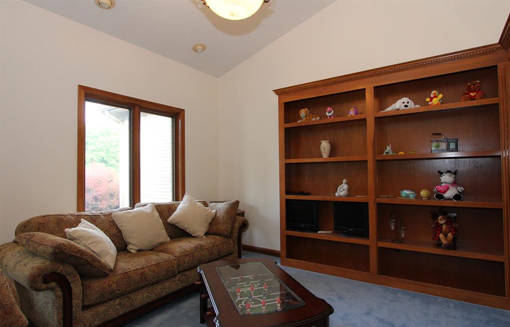 Living Room for 9259 Artz Rd Huber Heights, OH 45344
