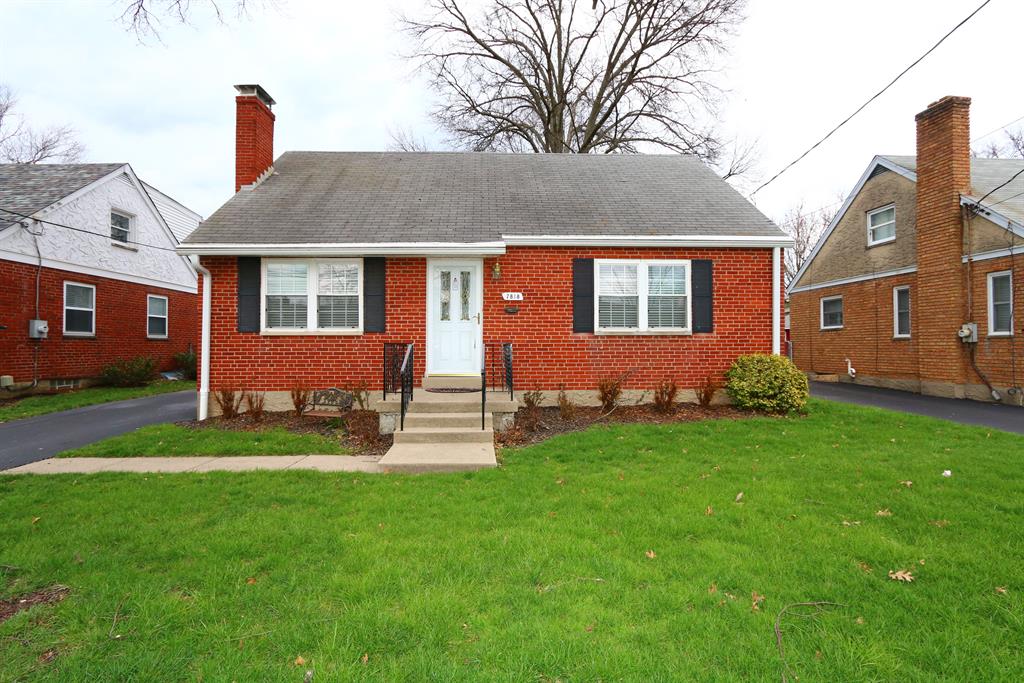 7818 Locust Ln