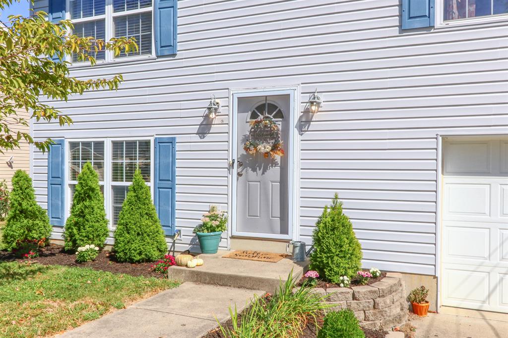 Entrance for 1401 Central Row Rd Elsmere, KY 41018