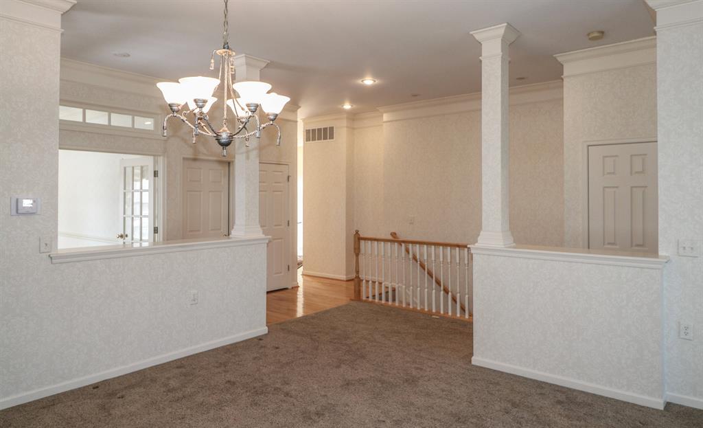 Dining Room image 3 for 8068 Somerset Chase Sycamore Twp., OH 45249