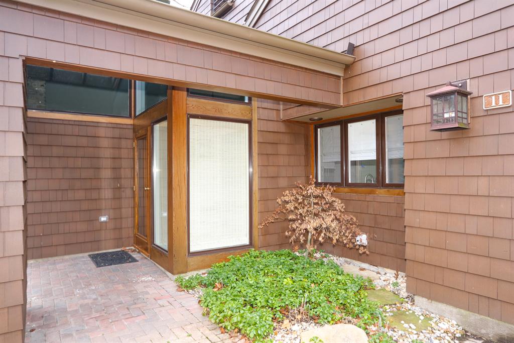 Entrance for 11 Spring Knoll Dr Mariemont, OH 45227