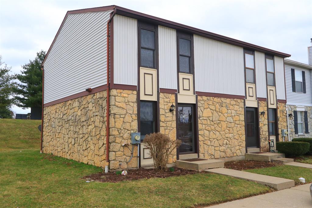 2095 Woodtrail Dr, L Fairfield, OH