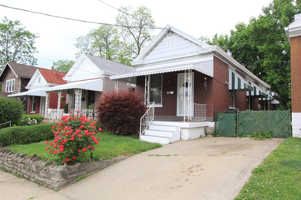 420 W 16th St