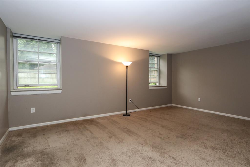 Living Room for 226 McDaniel St, 10 Dayton, OH 45405