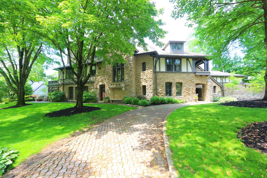 1 Beechcrest Ln Walnut Hills, OH