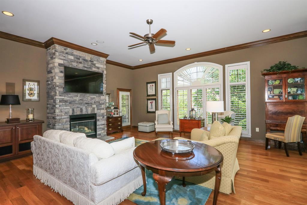 Living Room for 783 Woodside Dr Villa Hills, KY 41017