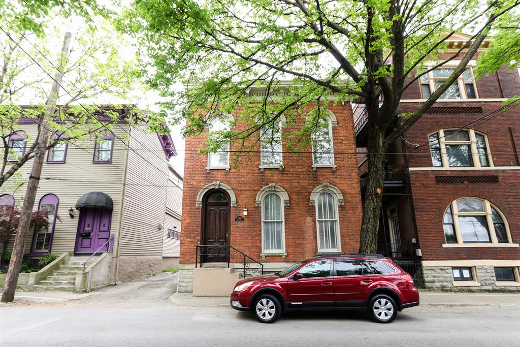 119 W 5th St