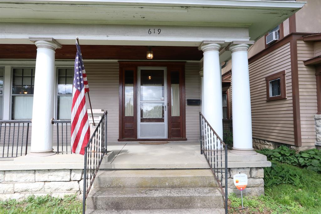 Entrance for 619 Forest Ave Dayton, OH 45405