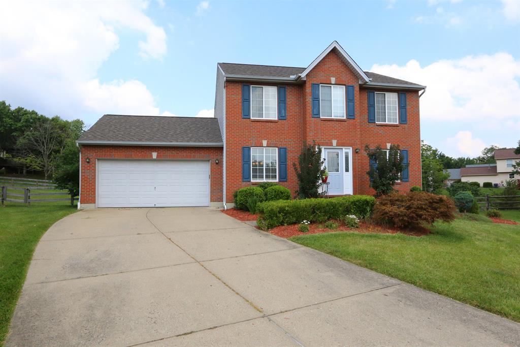 648 Oakridge Dr
