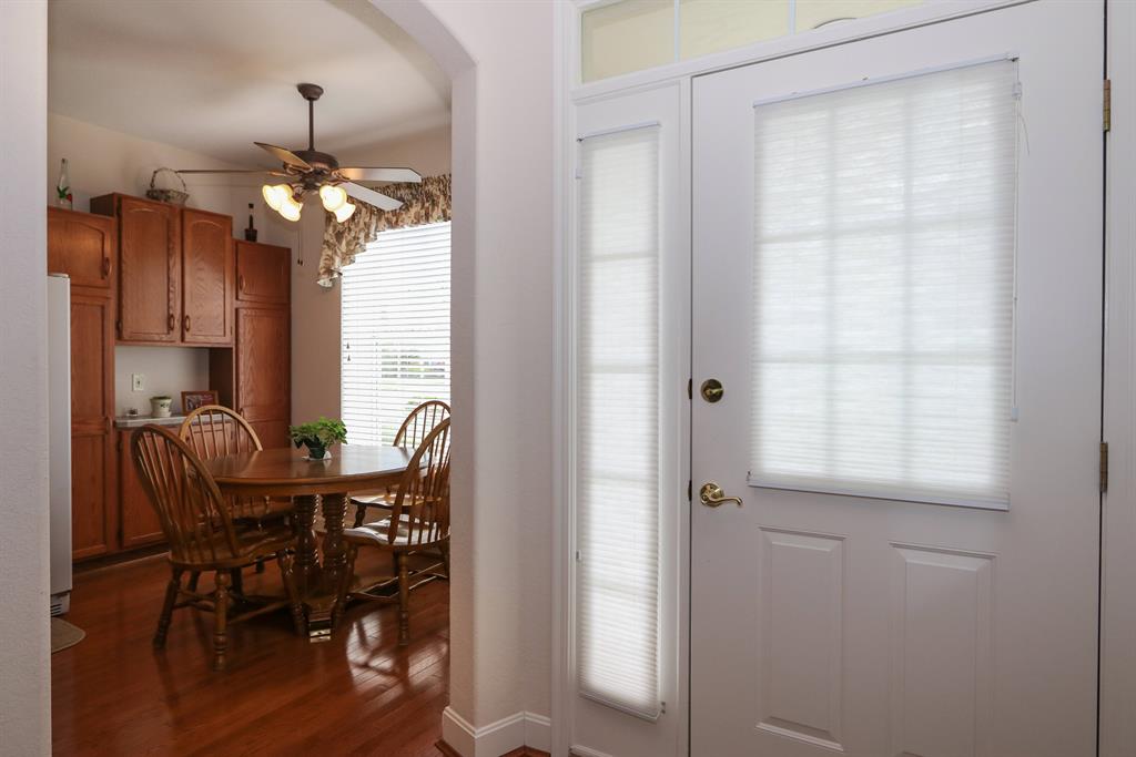 Foyer for 2638 Saint Charles Cir Union, KY 41091