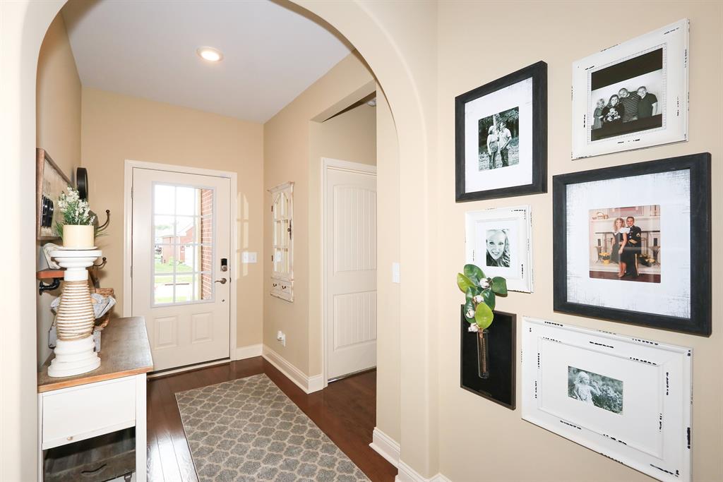 Foyer for 1537 Sweetsong Dr Union, KY 41091
