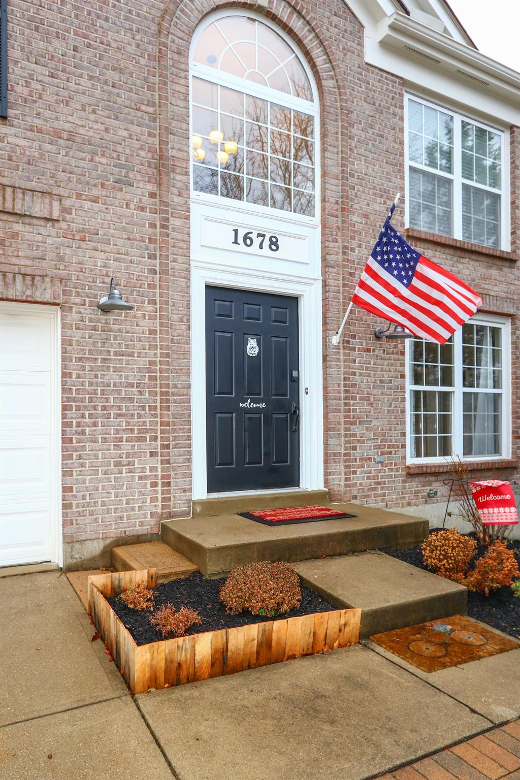 Entrance for 1678 Colonade Dr Florence, KY 41042