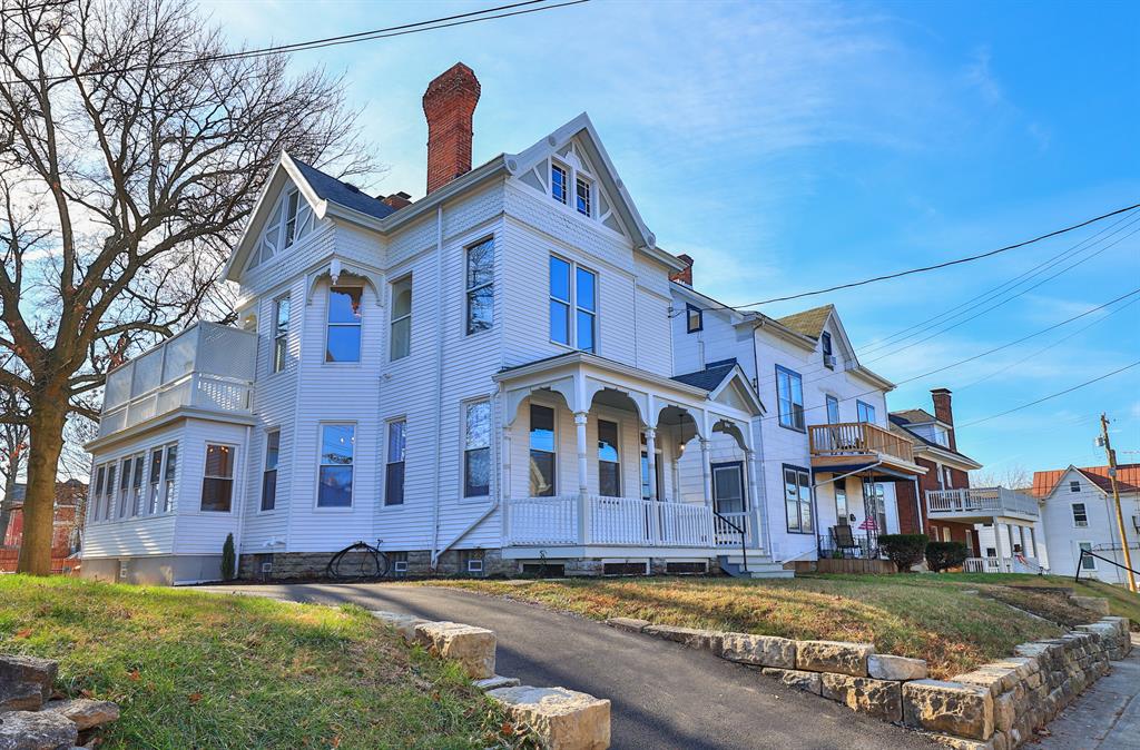 1909 Mills Ave