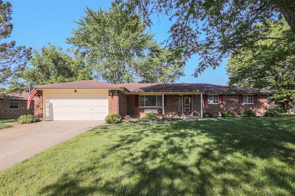 1383 Meadow Bridge Dr Beavercreek, OH